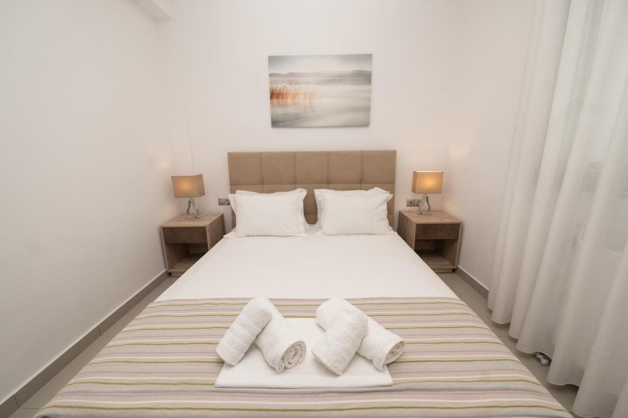 Aelia Apartments Néa Péramos Dış mekan fotoğraf