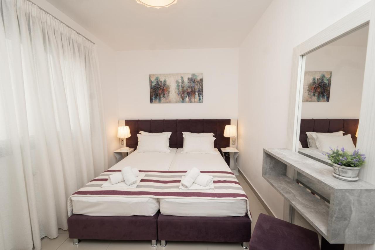 Aelia Apartments Néa Péramos Dış mekan fotoğraf