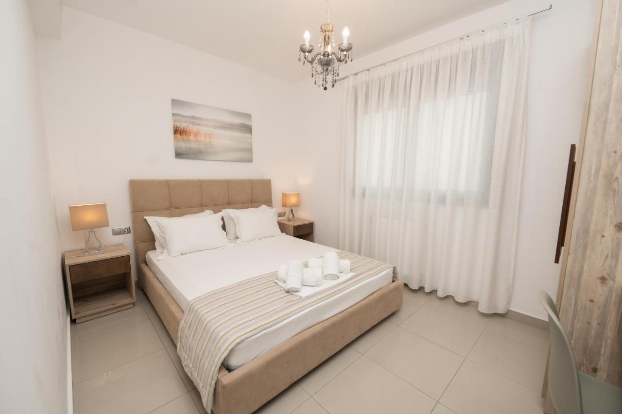 Aelia Apartments Néa Péramos Dış mekan fotoğraf