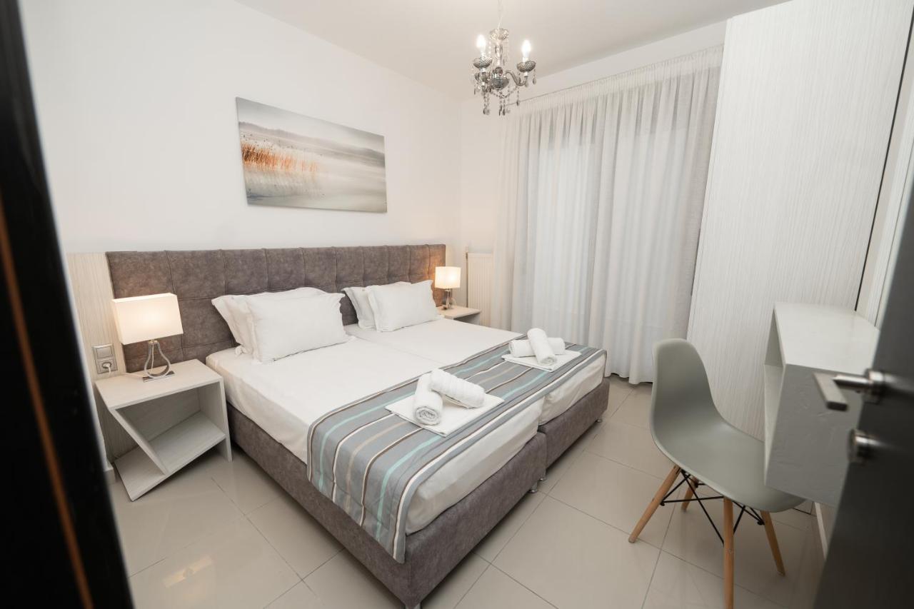 Aelia Apartments Néa Péramos Dış mekan fotoğraf