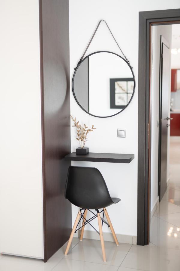 Aelia Apartments Néa Péramos Dış mekan fotoğraf